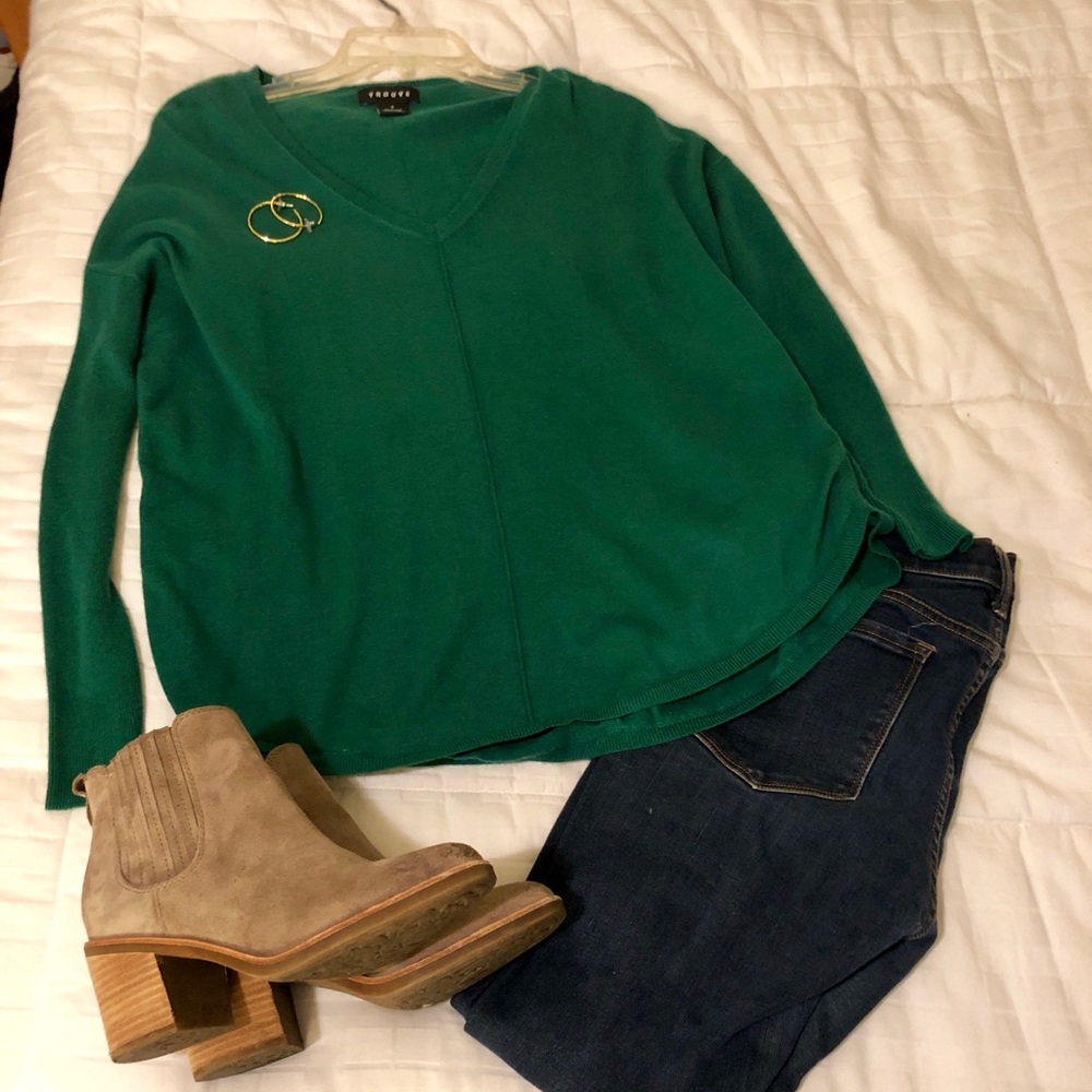 NEVER WORN! Trouve Green Everyday V-Neck Sweater